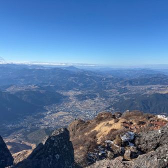 ヤッホー！(湯布院温泉街・くじゅう連山方面）