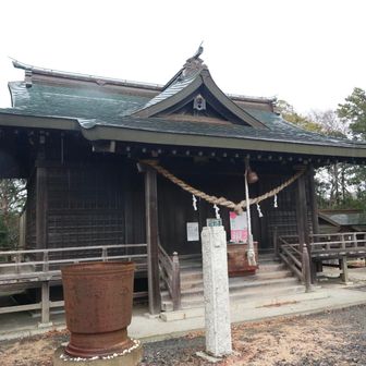 二度目の真弓山の真弓神社　雨が降ってます
