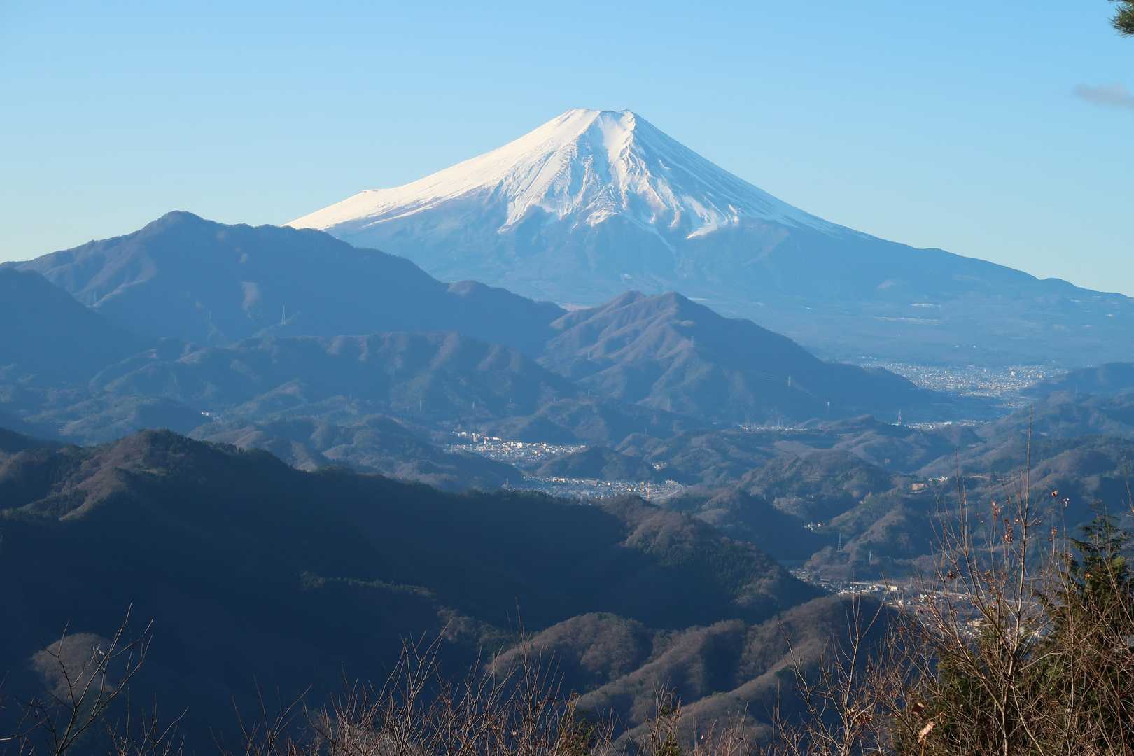 AM 8:20 4.4℃、百蔵山到着。
ここからの富士山も素晴らしい。