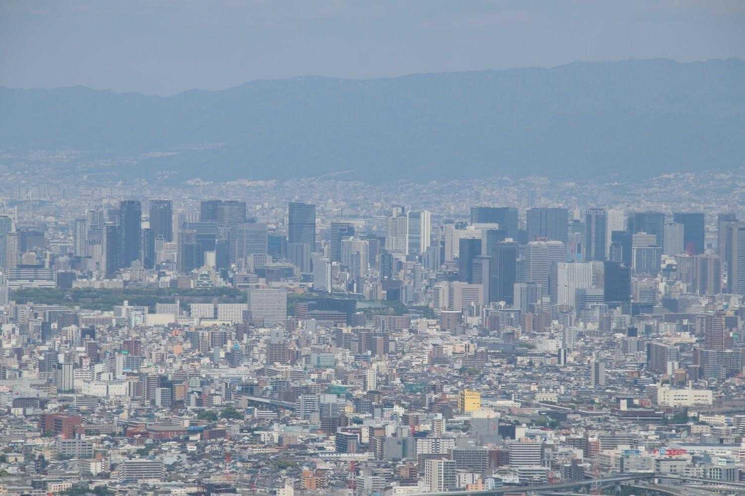 大阪市内と六甲山