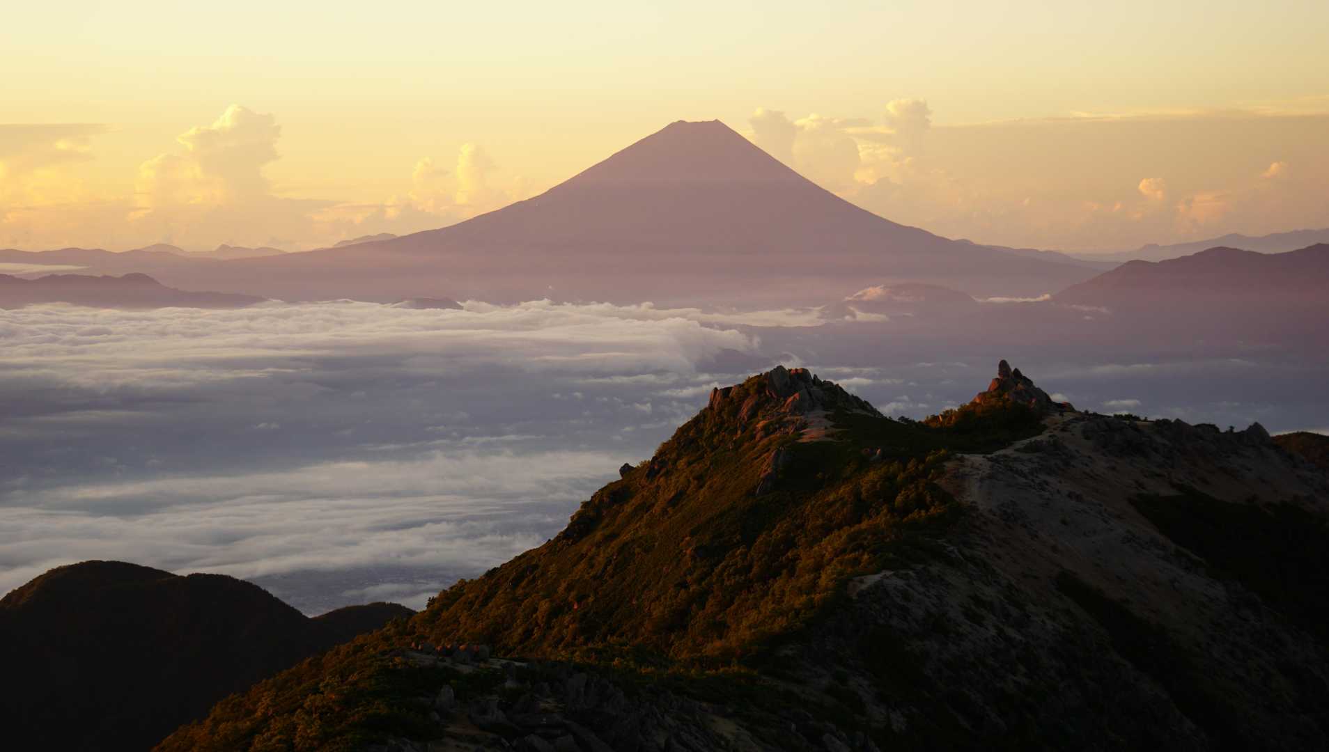 薬師岳と富士山