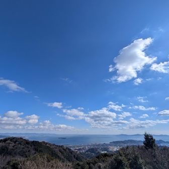 三河湾を一望できる