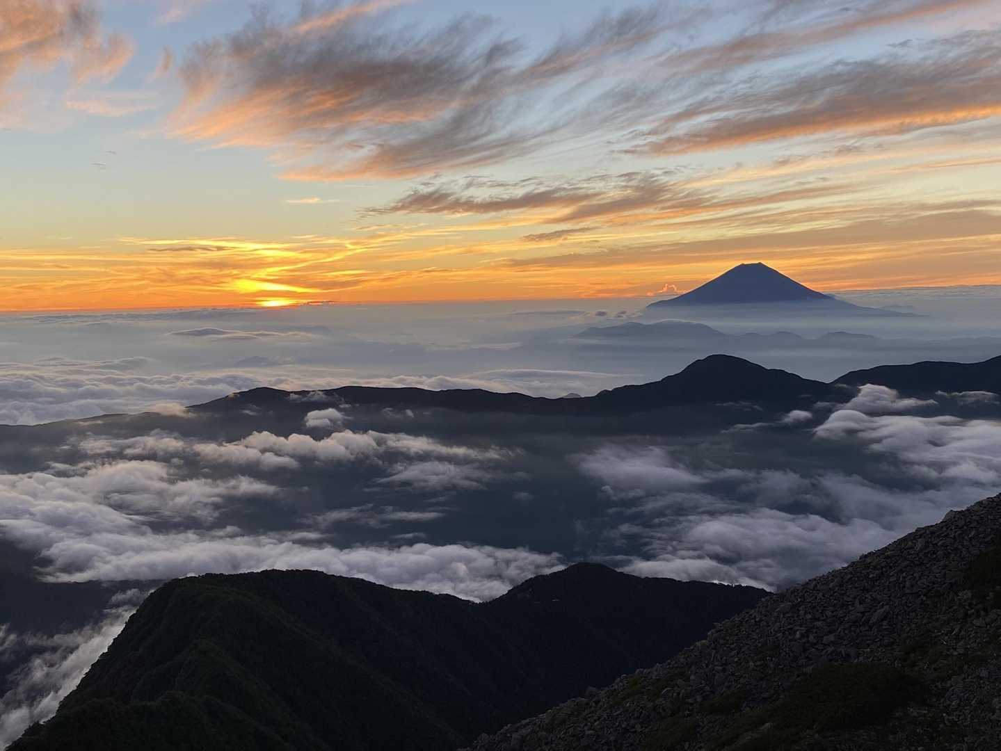 そろそろ日の出だ準備しろ。