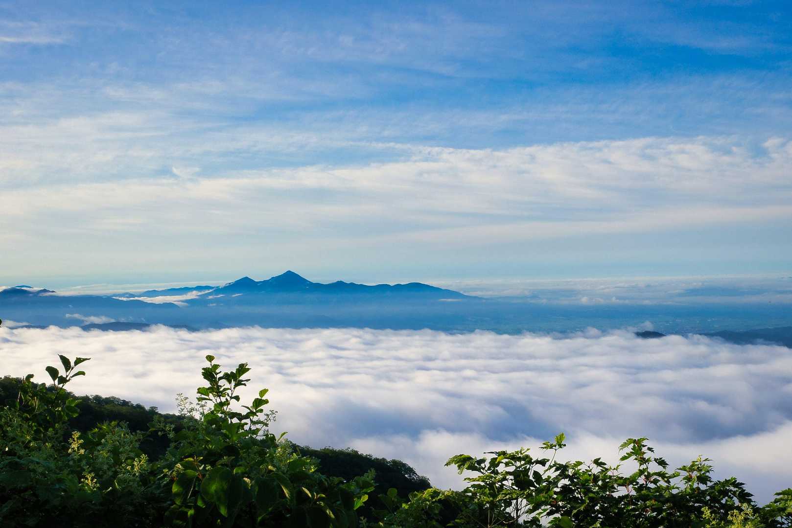 磐梯山と雲海