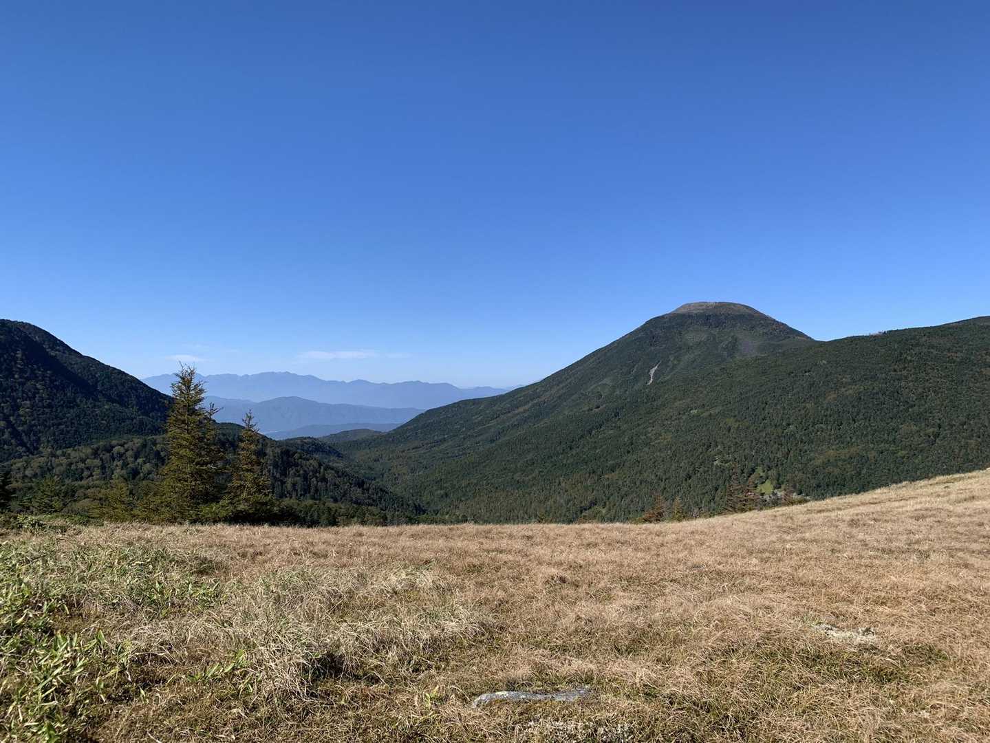 聳え立つ蓼科山👑