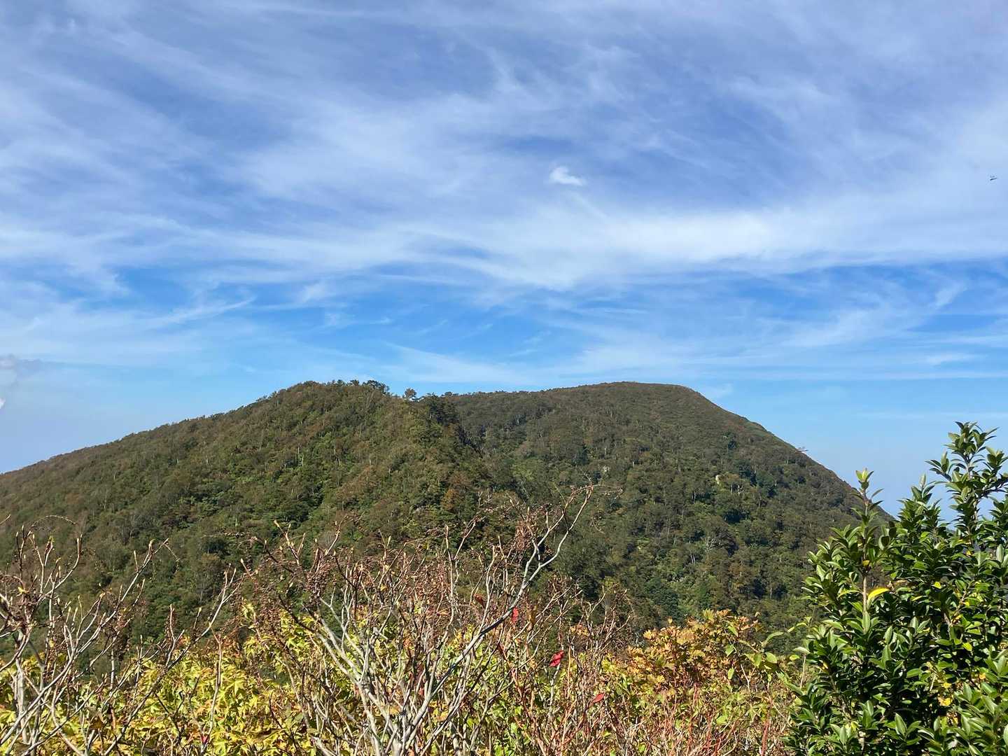 とにかく目指すはあちら。大日山⛰️