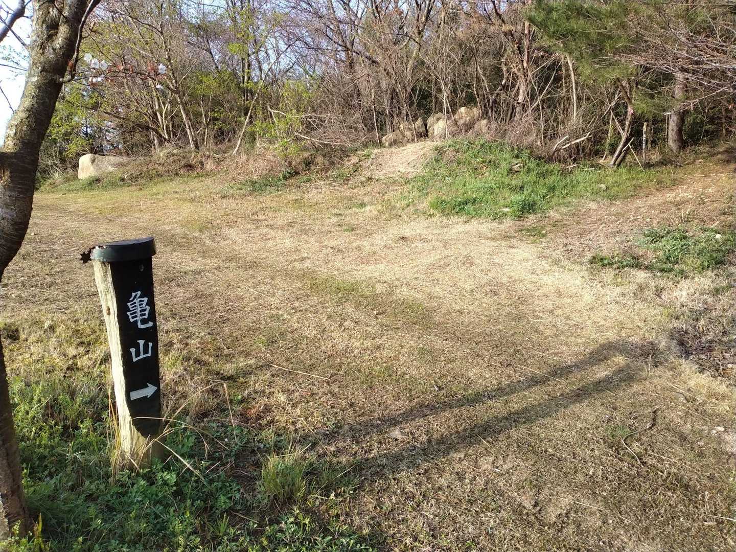 メインの登山口。ここは過ぎて…。