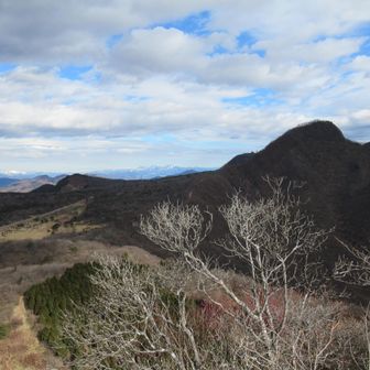 山頂から相馬山方面