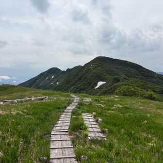 守門岳(袴岳)へ