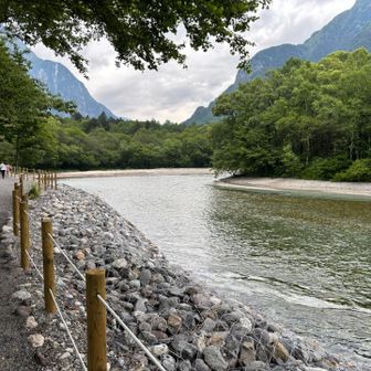 梓川…うんうん、観光客の方も大勢いらっしゃいます