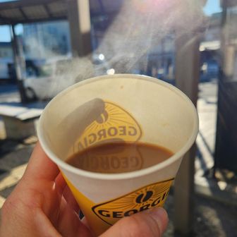 さっきコーヒータイムしたのに、またほっと一息☕🤭
今日も「山歩きが大好きだなあ✨出会えてよかったなあ✨」ってしみじみと思いながら歩いてきました。私のぼけぼけで元々の予定と違っちゃったけど、今日はここが一番歩きたかった道な気がする。
おつかれ山でした🤗