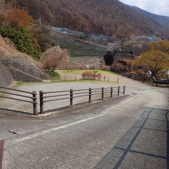 下にも停められそう