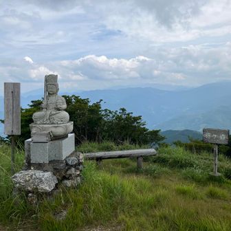 梶ヶ森から見る徳島方面の山々