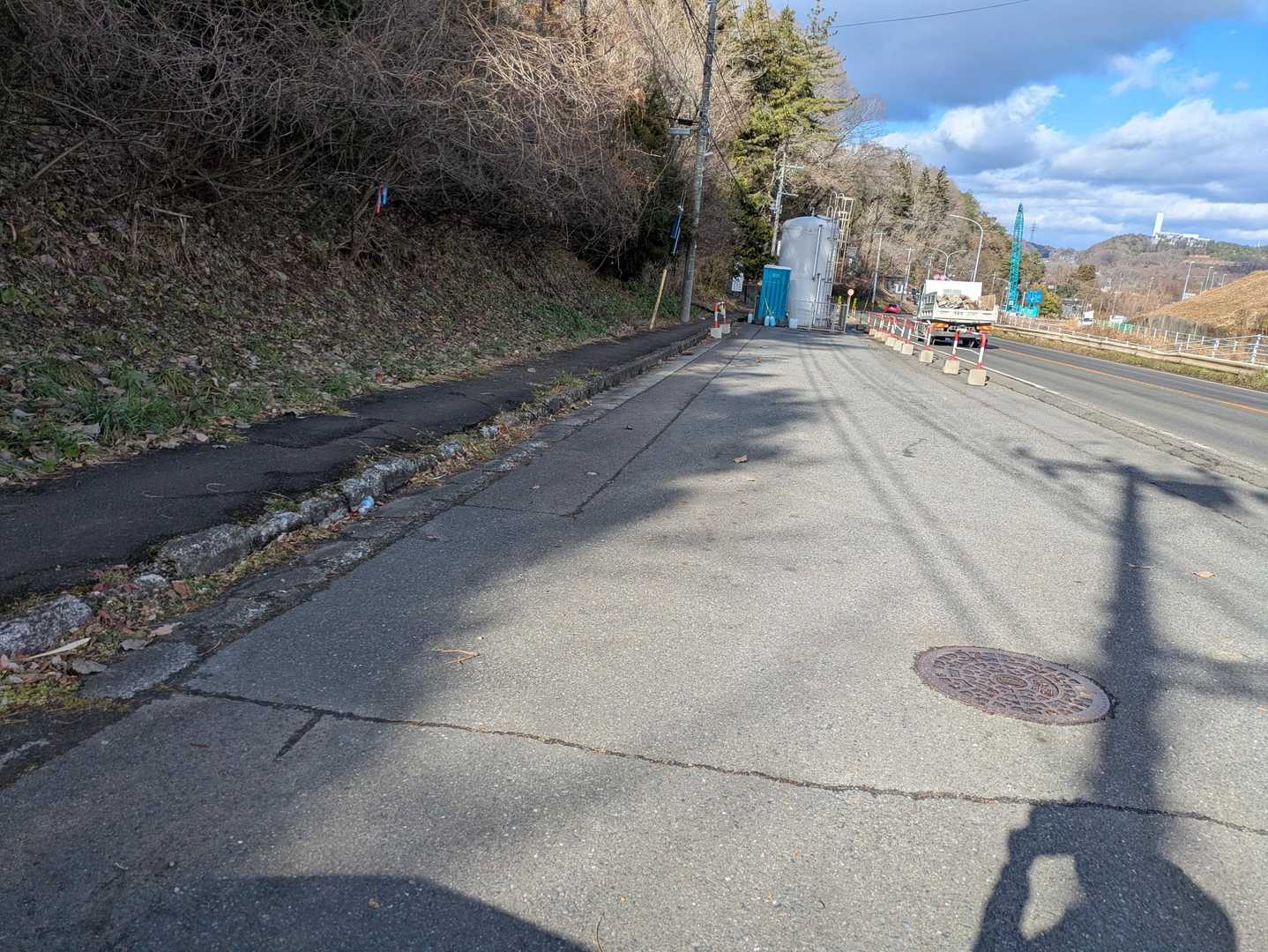 無事、車を停めたトコまで戻りました🚗おつかれ山でした😀落葉の滑りに気を付けたり、ルート探しでゆっくりな箇所もありましたが、終わってみても膝が痛くなる事もなく、無事下山出来ました。
今回歩いてみまして、またいつものように歩ける見込みが立ちましたので、来年はトレイルも含めて楽しく歩けそうです😅