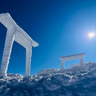 青空に映えますね⛩️