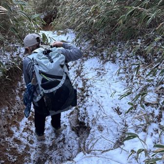 滑りそうなので、慎重に