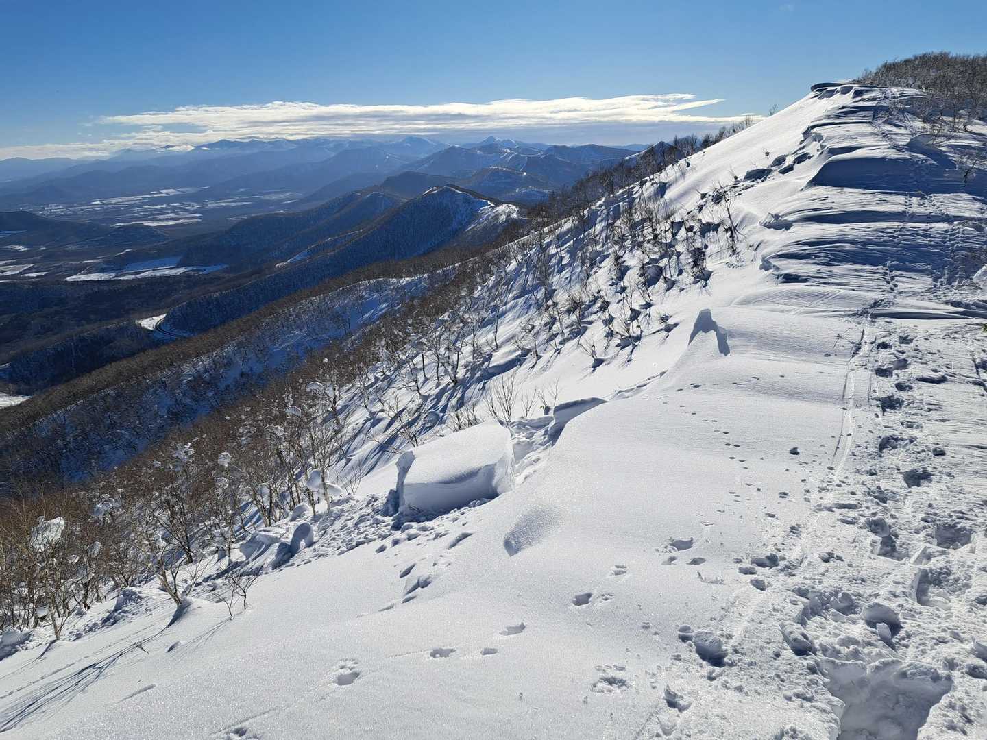 雪庇…崩れてます