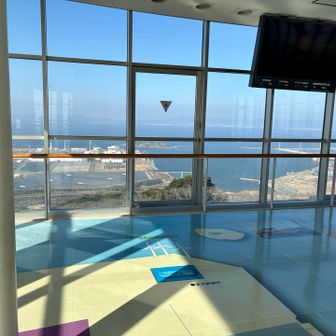 展望台は大きなガラス張り