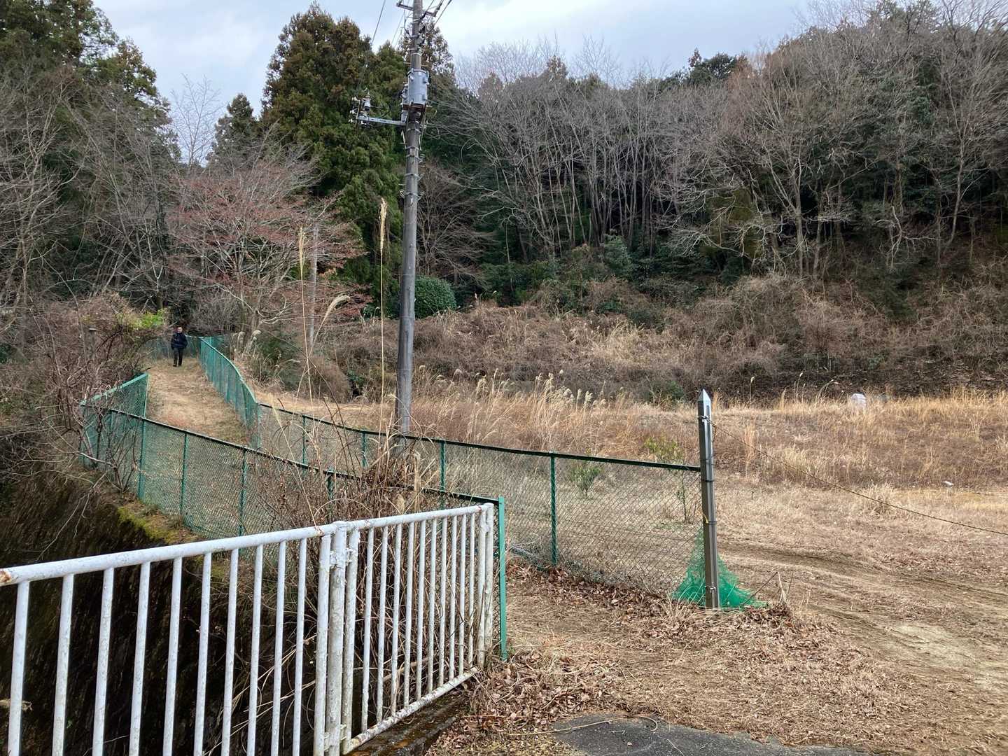 程なく車道へ
幼稚園は廃園のようでした