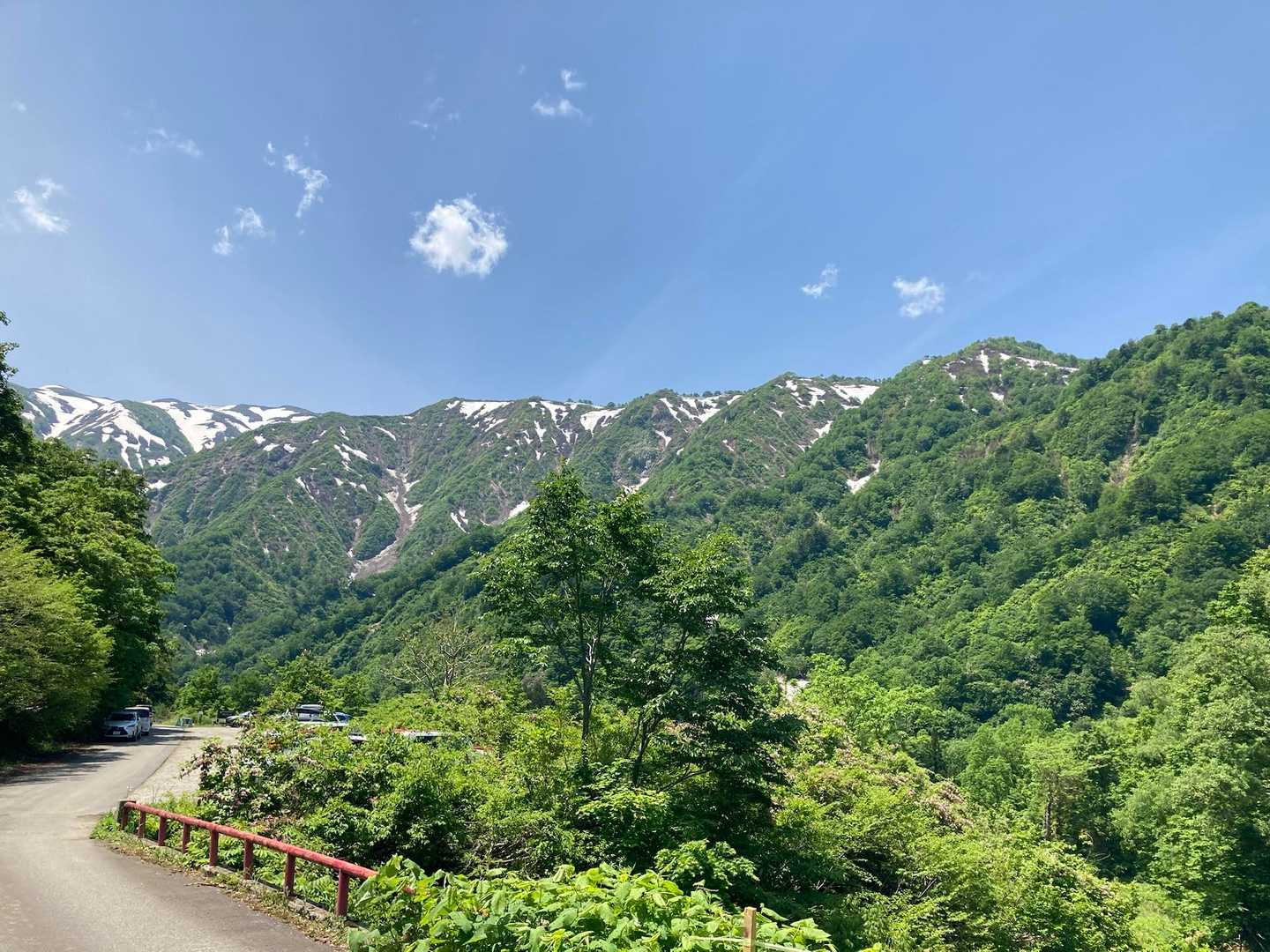 無事下山しました🙌感謝です🙇‍♂️
登る前にすごい景色だと思ったのですが、ここは朳差から下の低い山で、主役はこの奥に隠れていたのですね🥷

でもすごくきれいなとこでした☺️