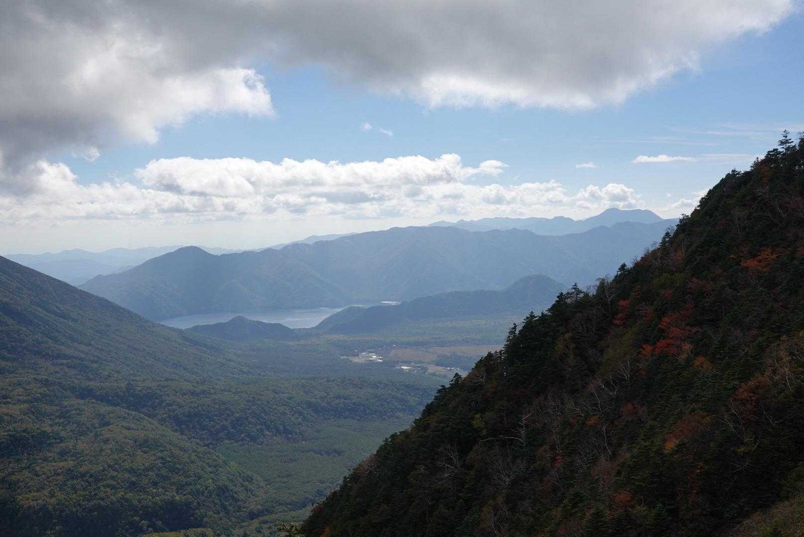お父さん（男体山）の向こうに中禅寺湖が見えた👀✨