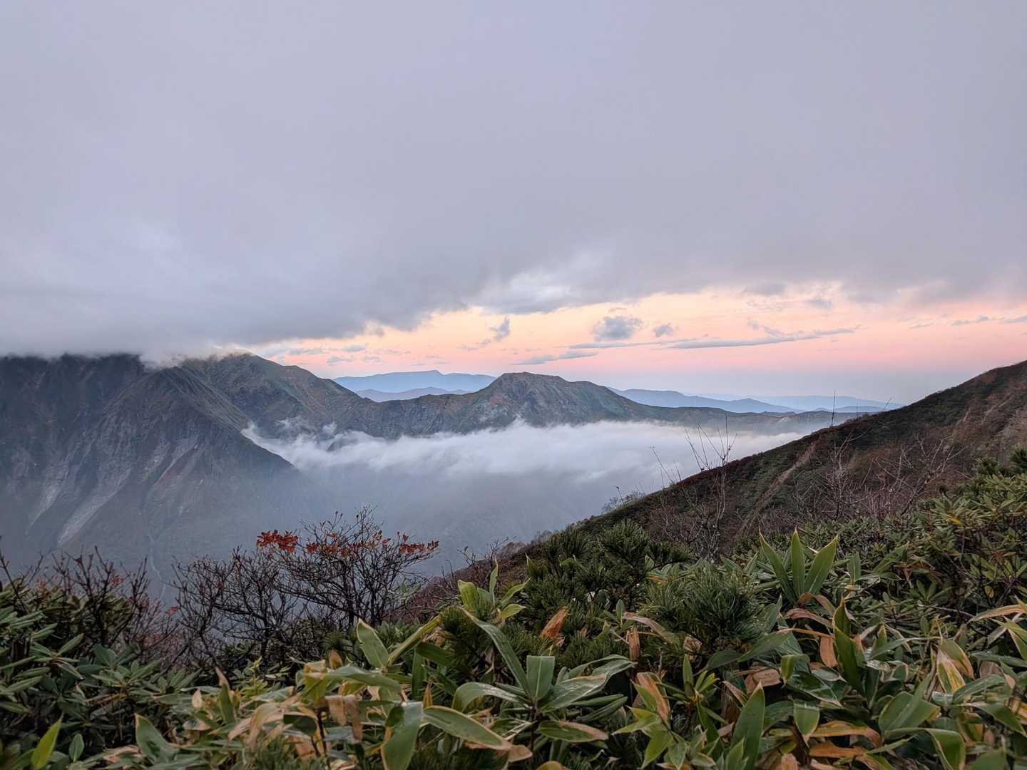 白毛門登山口-松ノ木沢ノ頭-白毛門-笠ヶ岳-大烏帽子-朝日 周回コースの写真