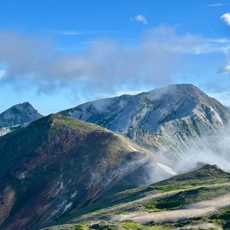 来た道と白馬三山方面はいったん見納めです。
白馬岳以外は未踏　近いうちに伺いたくよろしくお願い申し上げます。