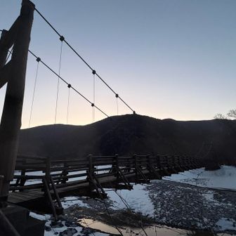 日の出前の明神橋