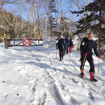 ゲートを通りやっと終了😮‍💨

👩「1時間30分ってとこねぇ💦」

🏃「ホントに長いですよね💦」