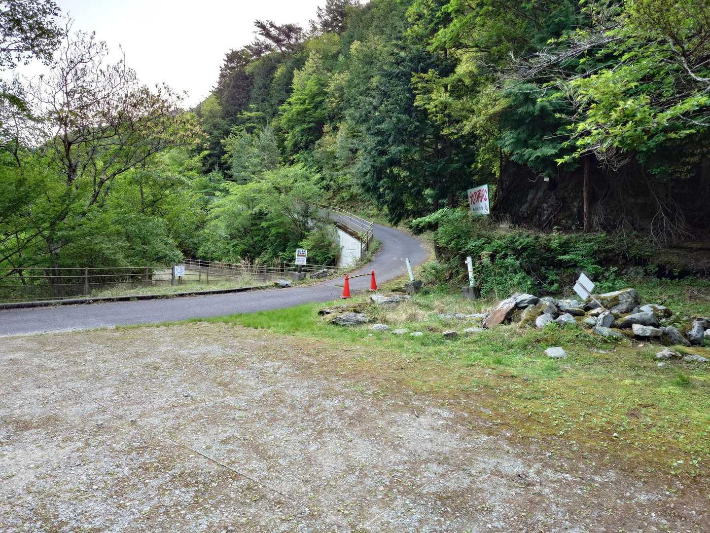 ここから出発
先行車は5台