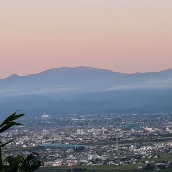 白鳥城跡から薬師岳