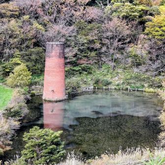 貯水池には年代物の給水塔