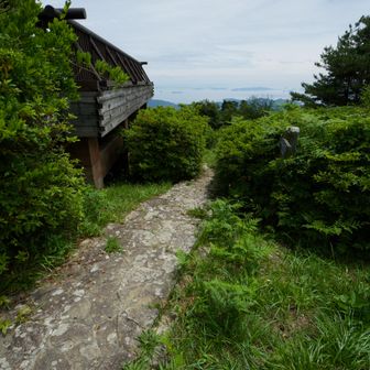 カブト岩展望台から大滑岩へ