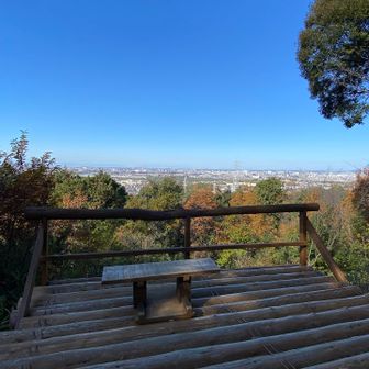 西から北西が開けています💙
お天気いいと伊吹山や御嶽山が見れるそうです