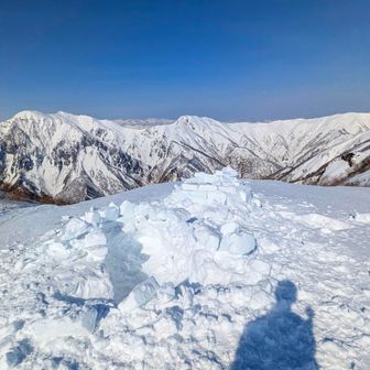 イグール跡が数か所あり