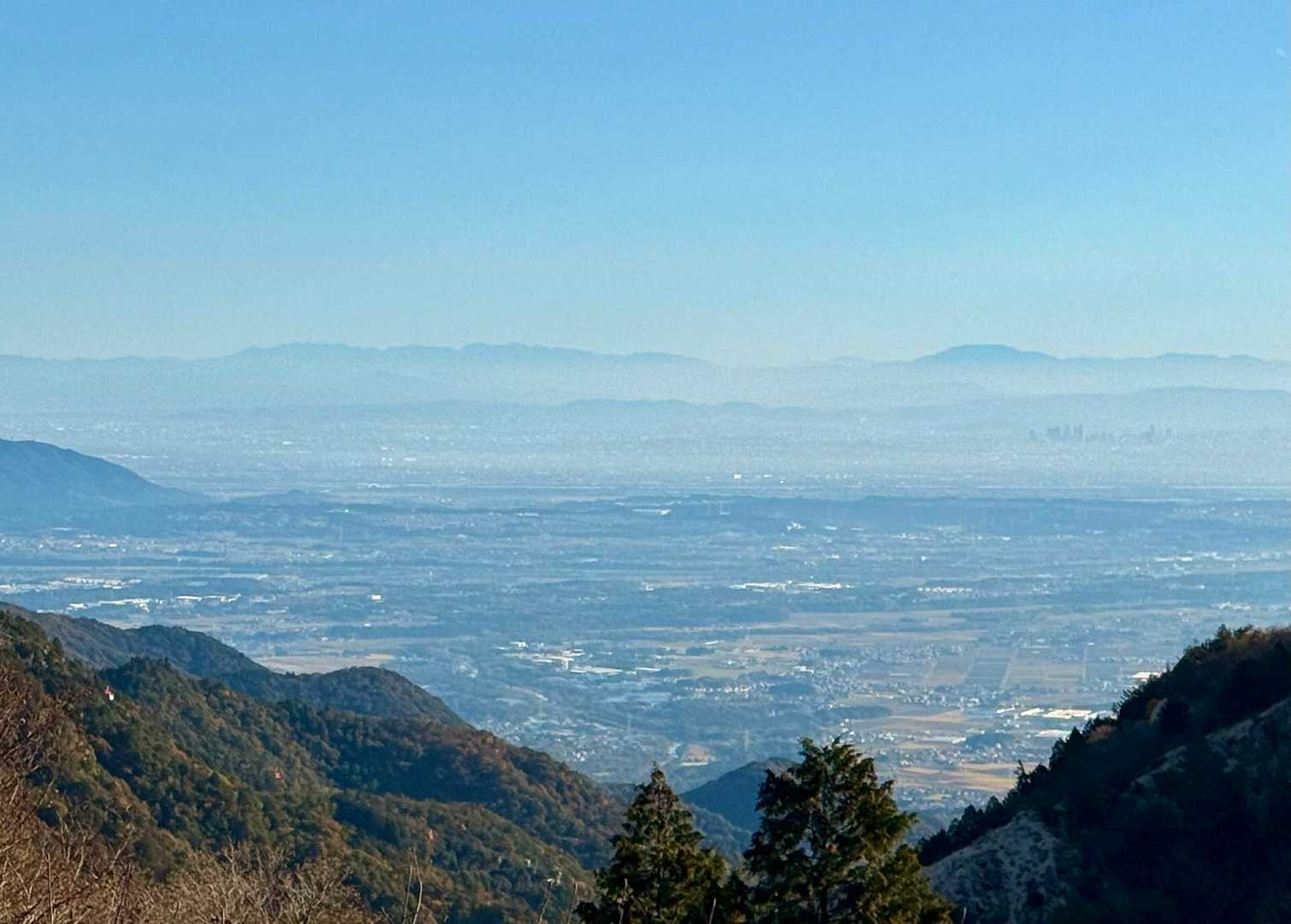 今日は天気が良くて乗鞍岳や御嶽山や恵那山方面まで見渡せますね😄