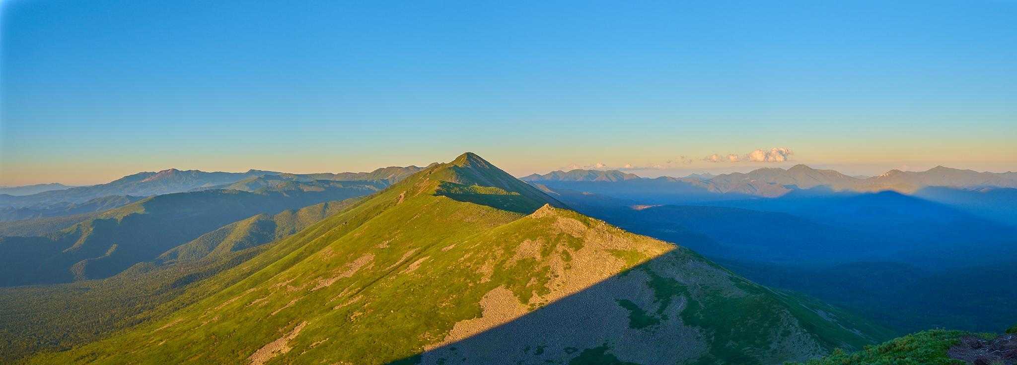 センターのオプタテシケと贅沢なバックの山々
旭岳、白雲岳、オプタテシケに隠れてちょっとだけトムラウシ、音更山、石狩岳、ニペソツ、ウペペサンケ