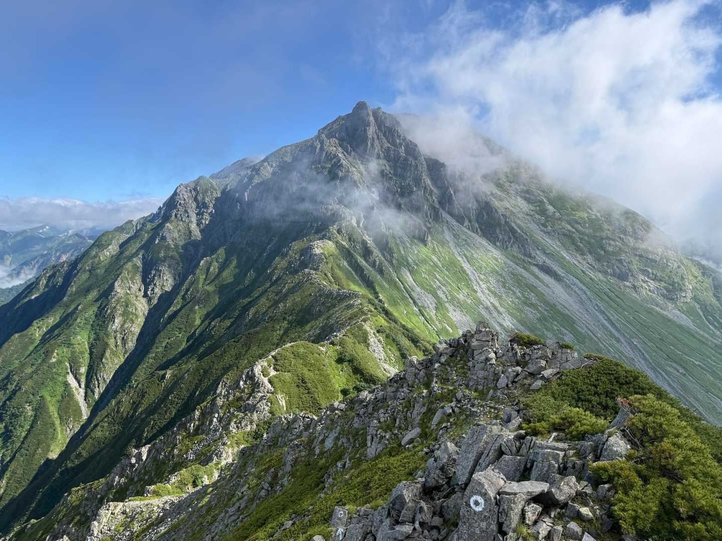次は、あの南岳まで登り返し