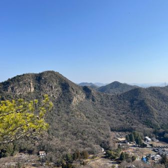 朝歩いた鷹巣山からの山々〜
