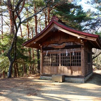 羽根子山山頂の秋葉神社。