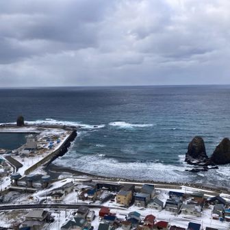 🪨🪨🪨
三本杉岩

演歌な景色🌊🎤🎶

歌いますか😁