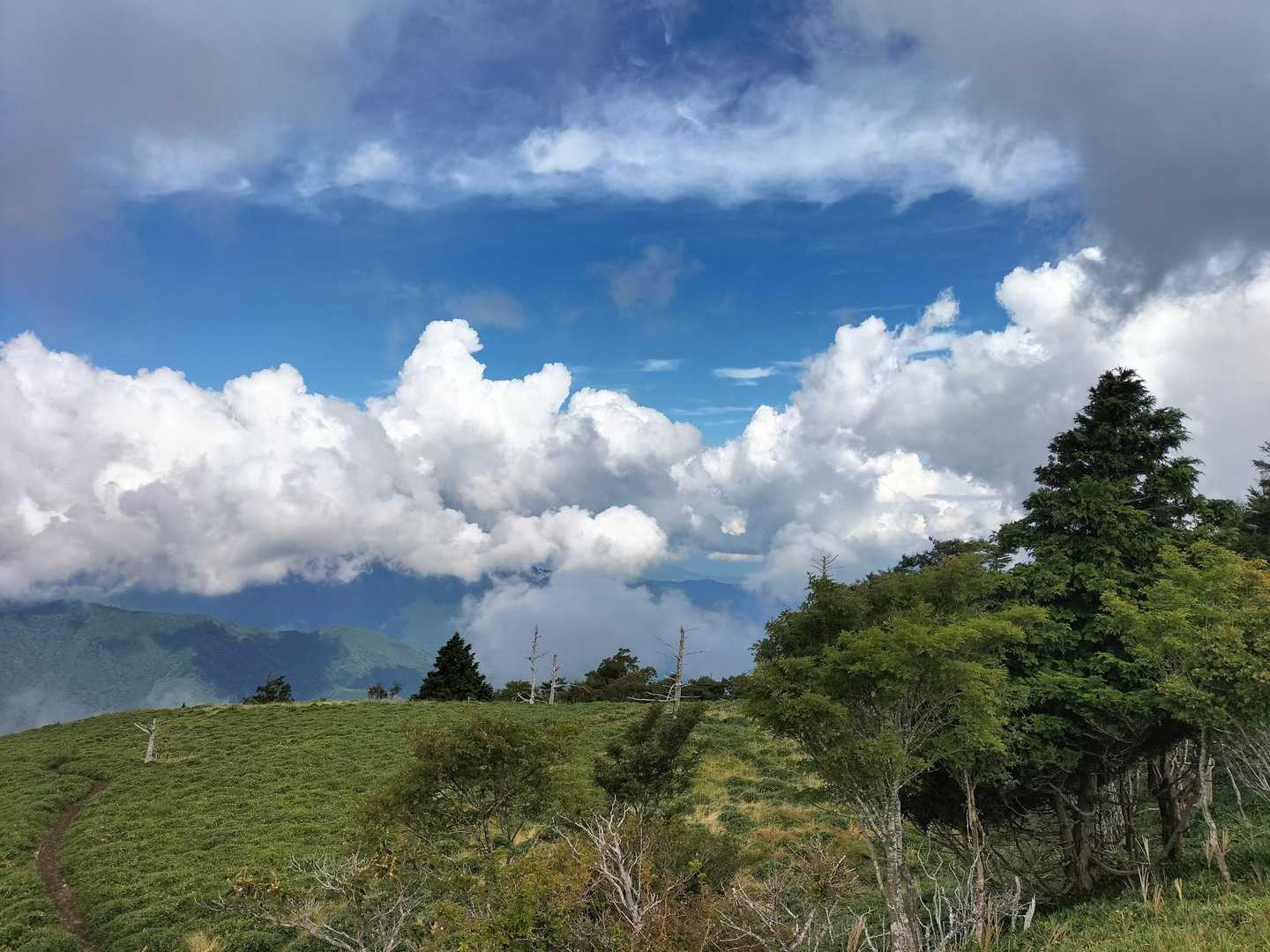 丸笹山-赤帽子山-中尾山 縦走コースの写真