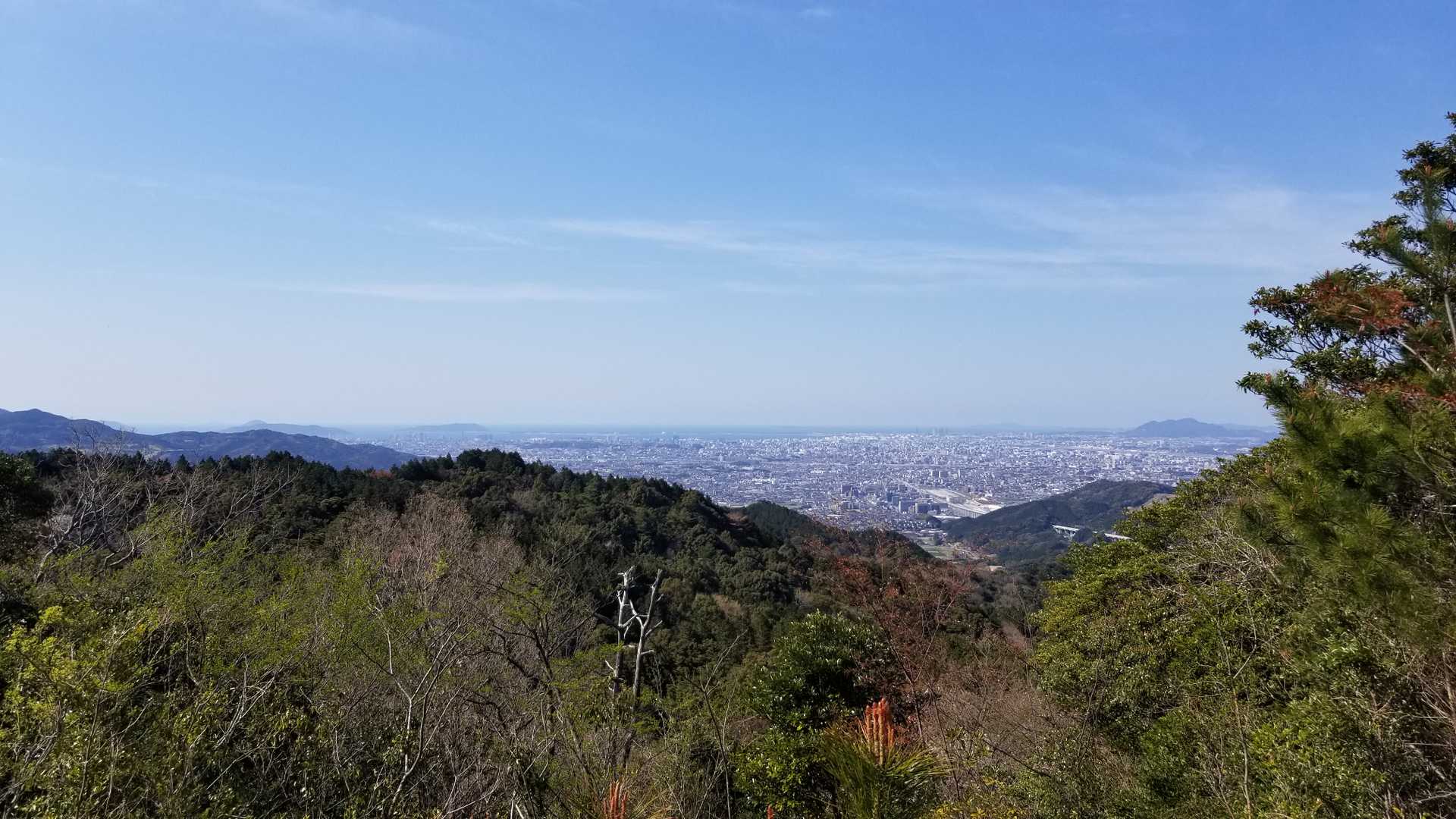 福岡市、那珂川市の眺望。少しかすみ気味です。