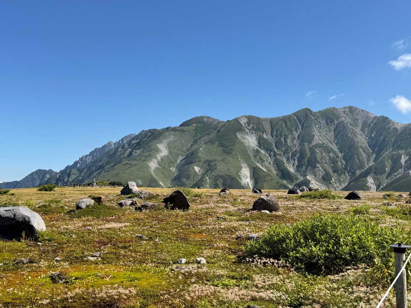 左の肩に剱岳がチラッと
遠いけど来て良かった〜☺️