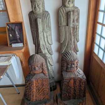 下山して弥勒寺、本堂の円空仏を見学して、今年度最後の行事を終える