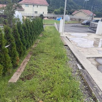 鳥居原入口
住宅の間