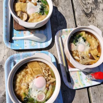 鍋割山名物の鍋焼きうどんいただきます🙏✨️
この日は10:00〜13:00の間だけ鍋焼きうどんが注文出来ました(*´ω｀*)💖✨️