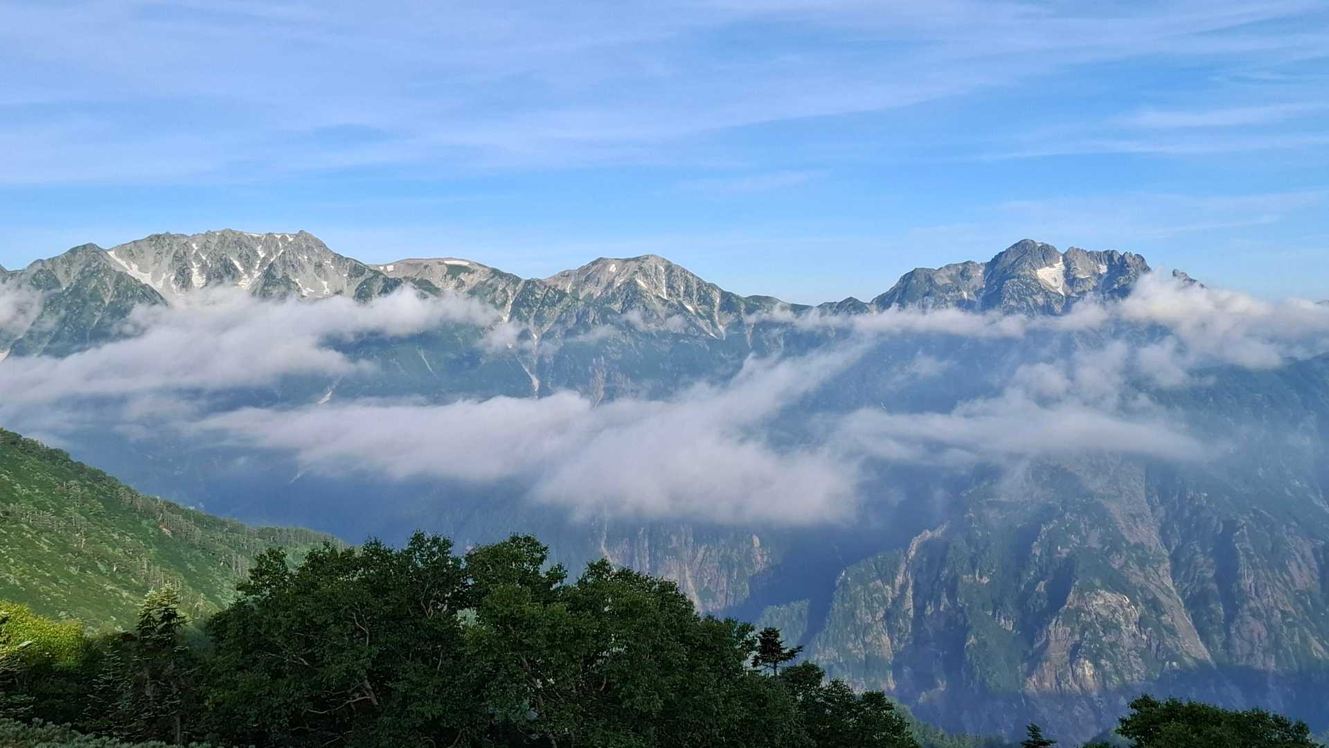 剱、立山連峰も素晴らしい