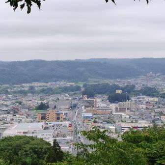 山頂から市内方向の展望
