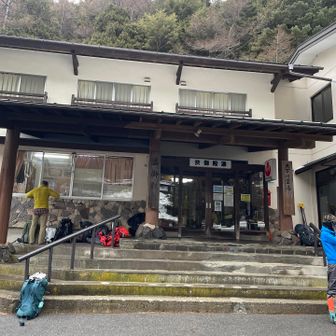 到着！
風呂に入って昼ごはん&ビールと思いましたが、風呂しか無いと言われ11時のバスで茅野駅に